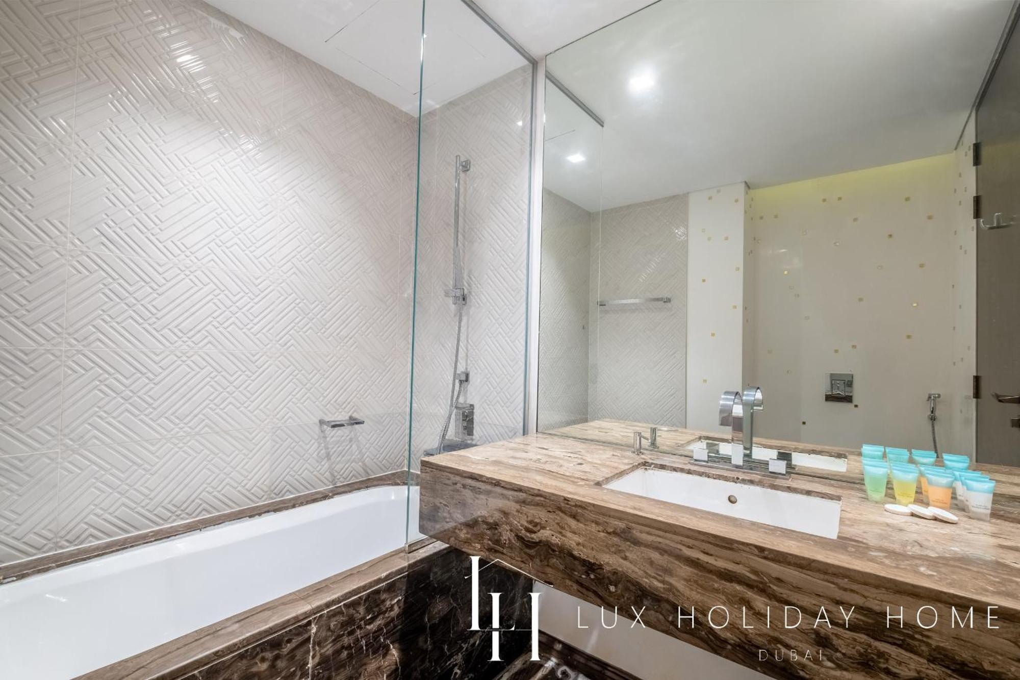 Lux - Lavish Suite With Full Palm Jumeirah View 1 Dubai Ngoại thất bức ảnh